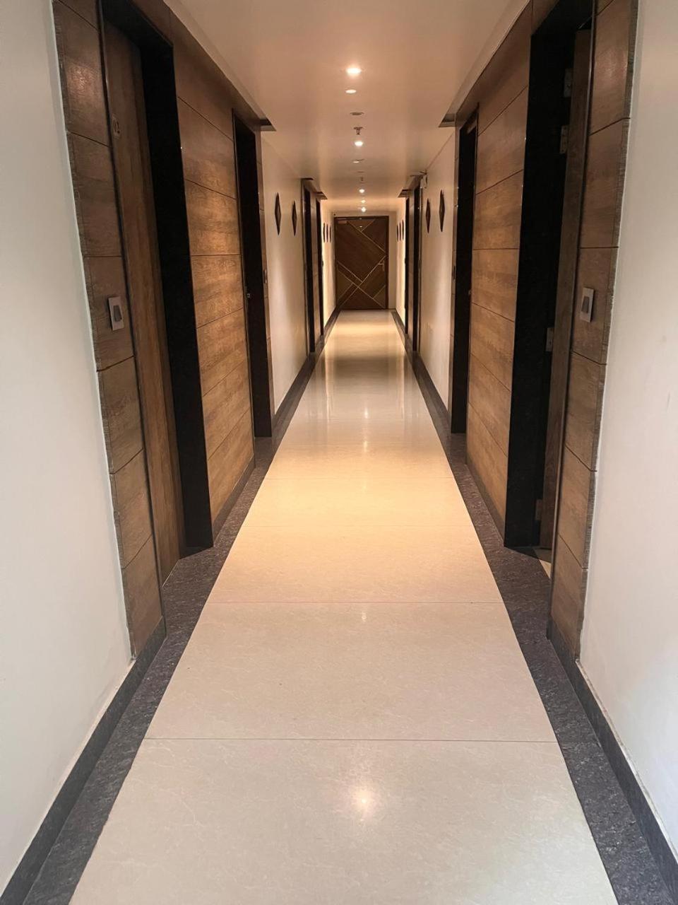Hotel Parklane Agra (Uttar Pradesh) Εξωτερικό φωτογραφία