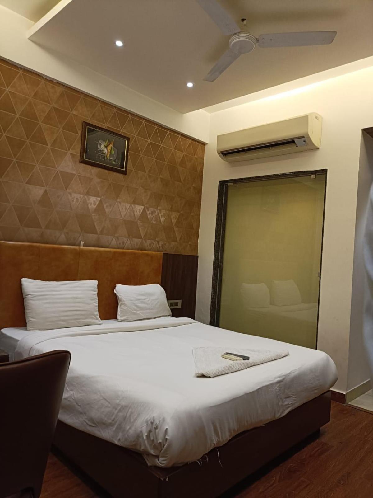 Hotel Parklane Agra (Uttar Pradesh) Εξωτερικό φωτογραφία