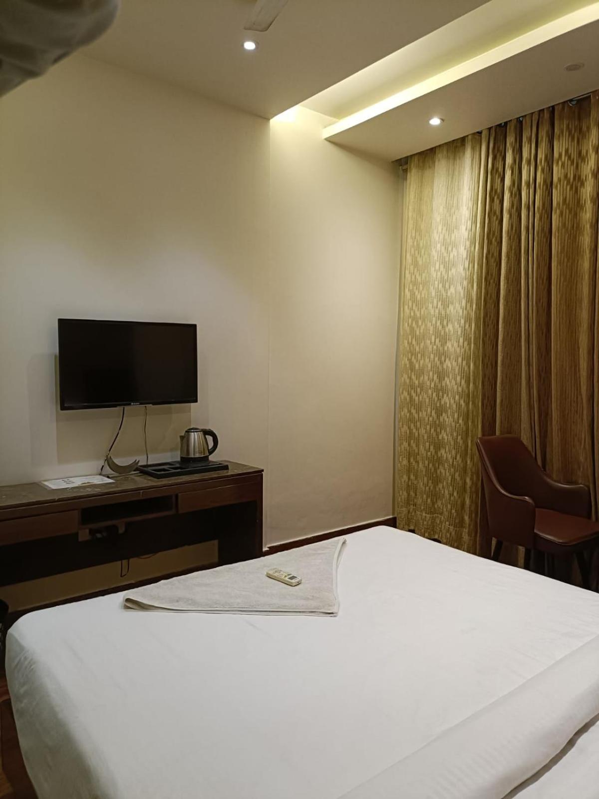 Hotel Parklane Agra (Uttar Pradesh) Εξωτερικό φωτογραφία